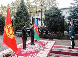 Zakir Həsənov qırğızıstanlı həmkarı ilə görüşüb