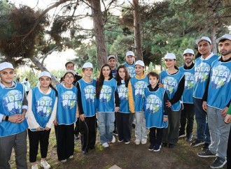 Heydər Əliyev Fondunun vitse-prezidenti Leyla Əliyeva və Bakı Media Mərkəzinin rəhbəri Arzu Əliyevanın iştirakı ilə Bakıda növbəti ağacəkmə aksiyası keçirilib
