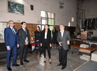 Birinci vitse-prezident Mehriban Əliyeva Azərbaycan Dövlət Pantomim Teatrında olub