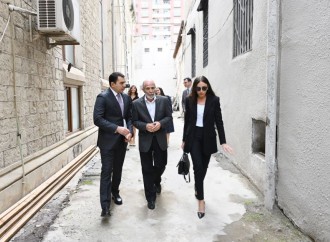Birinci vitse-prezident Mehriban Əliyeva Azərbaycan Dövlət Pantomim Teatrında olub
