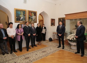 Mədəniyyət naziri Milli Azərbaycan Ədəbiyyatı Muzeyinin kollektivi ilə görüşüb (FOTO)