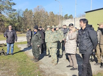 Zakir Həsənov Slovakiyada döyüş texnikaları ilə tanış olub