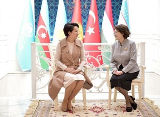 Qırğız Respublikasının Birinci xanımı Türk Mədəniyyəti və İrsi Fondunu ziyarət edib