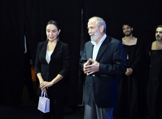 Heydər Əliyev Fondunun vitse-prezidenti Leyla Əliyeva, İordaniya şahzadəsi və ICCROM-un baş direktoru "Manqurt" tamaşasını izləyiblər