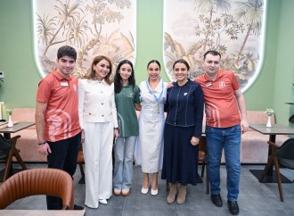 Heydər Əliyev Fondunun vitse-prezidenti Leyla Əliyeva Bakıda ilk inklüziv iaşə obyekti olan “Kaşalata” kafeni ziyarət edib