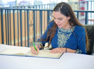 Heydər Əliyev Fondunun vitse-prezidenti Leyla Əliyeva Nayrobi məktəbi və tibb mərkəzində olub