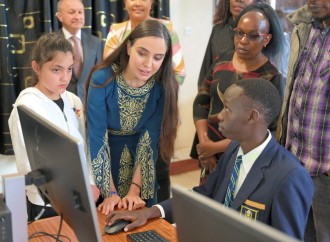 Heydər Əliyev Fondunun vitse-prezidenti Leyla Əliyeva Nayrobi məktəbi və tibb mərkəzində olub