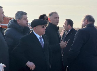 Təyyarə qəzası ilə bağlı yaradılan dövlət komissiyasının üzvləri hadisə yerindədir