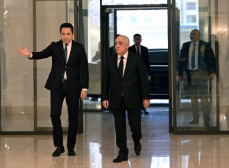 Baş nazir Əli Əsədov Qazaxıstanın Azərbaycandakı səfirliyində olub