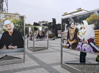 Heydər Əliyev Fondunun vitse-prezidenti Leyla Əliyeva və Bakı Media Mərkəzinin rəhbəri Arzu Əliyeva sərginin açılışında iştirak ediblər