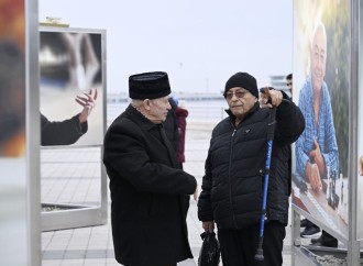 Heydər Əliyev Fondunun vitse-prezidenti Leyla Əliyeva və Bakı Media Mərkəzinin rəhbəri Arzu Əliyeva sərginin açılışında iştirak ediblər