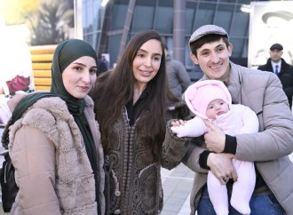 Heydər Əliyev Fondunun vitse-prezidenti Leyla Əliyeva və Bakı Media Mərkəzinin rəhbəri Arzu Əliyeva sərginin açılışında iştirak ediblər