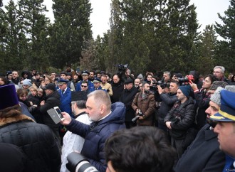 Təyyarə qəzasında həlak olan ekipaj üzvləri II Fəxri Xiyabanda dəfn ediliblər