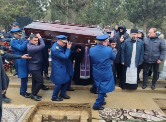 Ekipaj üzvlərinin nəşləri dəfn üçün II Fəxri xiyabana gətirildi
