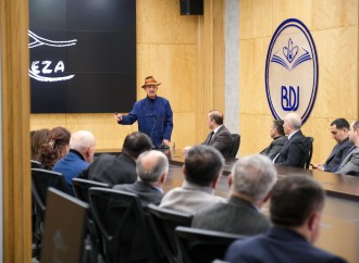 Gənclərlə “Reza Deqatinin gözündə Xocalı Soyqırımı” adlı görüş keçirilib