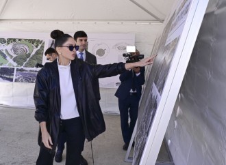 Birinci vitse-prezident Mehriban Əliyeva Gəncə Memorial Kompleksinin layihəsi ilə tanış olub