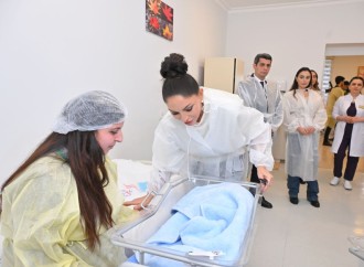 Birinci vitse-prezident Mehriban Əliyeva Gəncə Şəhər Birləşmiş Xəstəxanasının Perinatal Mərkəzində olub