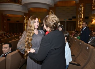 Bakı Media Mərkəzinin prezidenti Arzu Əliyeva Nizami Kino Mərkəzində “Tağıyev: Çar” bədii filminin təqdimat mərasimində iştirak edib