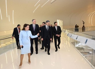 Gürcüstan Prezidenti Heydər Əliyev Mərkəzində olub