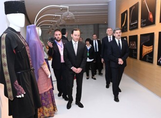 Gürcüstan Prezidenti Heydər Əliyev Mərkəzində olub