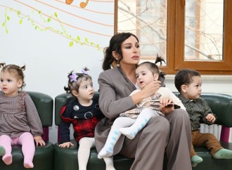 Birinci vitse-prezident Mehriban Əliyeva və Heydər Əliyev Fondunun vitse-prezidenti Leyla Əliyeva Bakıdakı 1 saylı körpələr evində və 1 saylı uşaq evi sosial xidmət müəssisəsində olublar