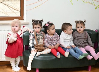 Birinci vitse-prezident Mehriban Əliyeva və Heydər Əliyev Fondunun vitse-prezidenti Leyla Əliyeva Bakıdakı 1 saylı körpələr evində və 1 saylı uşaq evi sosial xidmət müəssisəsində olublar