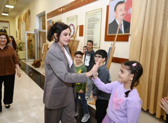 Birinci vitse-prezident Mehriban Əliyeva və Heydər Əliyev Fondunun vitse-prezidenti Leyla Əliyeva Bakıdakı 1 saylı körpələr evində və 1 saylı uşaq evi sosial xidmət müəssisəsində olublar
