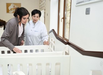 Birinci vitse-prezident Mehriban Əliyeva və Heydər Əliyev Fondunun vitse-prezidenti Leyla Əliyeva Bakıdakı 1 saylı körpələr evində və 1 saylı uşaq evi sosial xidmət müəssisəsində olublar