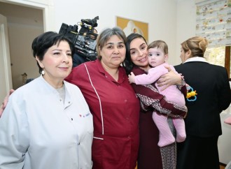 Birinci vitse-prezident Mehriban Əliyeva və Heydər Əliyev Fondunun vitse-prezidenti Leyla Əliyeva Bakıdakı 1 saylı körpələr evində və 1 saylı uşaq evi sosial xidmət müəssisəsində olublar