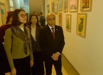 Autizmli uşaqlarla kreativ gün: BƏƏ və Air Arabia nümayəndələri fincan boyadı, xatirələr paylaşdı