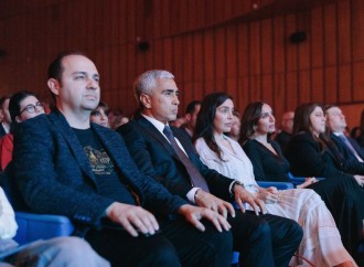 Heydər Əliyev Fondunun vitse-prezidenti Leyla Əliyeva və Arzu Əliyeva “Yalnız mədəniyyət” musiqili-bədii gecədə iştirak ediblər