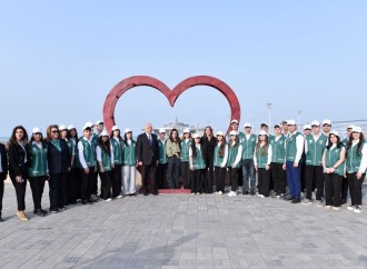 Heydər Əliyev Fondunun vitse-prezidenti Leyla Əliyeva və Arzu Əliyeva Sumqayıtda ağacəkmə aksiyasında iştirak ediblər
