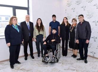 Heydər Əliyev Fondunun vitse-prezidenti Leyla Əliyeva və Arzu Əliyeva Sumqayıtda ağacəkmə aksiyasında iştirak ediblər