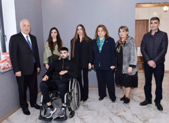 Heydər Əliyev Fondunun vitse-prezidenti Leyla Əliyeva və Arzu Əliyeva Sumqayıtda ağacəkmə aksiyasında iştirak ediblər