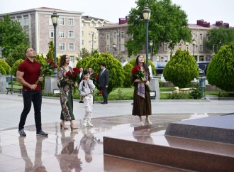 Heydər Əliyev Fondunun vitse-prezidenti Leyla Əliyeva və Bakı Media Mərkəzinin rəhbəri Arzu Əliyeva Naxçıvana səfər ediblər