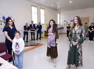 Heydər Əliyev Fondunun vitse-prezidenti Leyla Əliyeva və Bakı Media Mərkəzinin rəhbəri Arzu Əliyeva Naxçıvana səfər ediblər