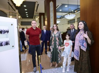 Heydər Əliyev Fondunun vitse-prezidenti Leyla Əliyeva və Bakı Media Mərkəzinin rəhbəri Arzu Əliyeva Naxçıvana səfər ediblər