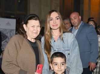 Heydər Əliyev Fondunun vitse-prezidenti Leyla Əliyeva və Bakı Media Mərkəzinin rəhbəri Arzu Əliyeva Beynəlxalq Xalça Festivalını ziyarət ediblər