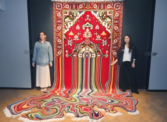 Heydər Əliyev Fondunun vitse-prezidenti Leyla Əliyeva və Bakı Media Mərkəzinin rəhbəri Arzu Əliyeva Beynəlxalq Xalça Festivalını ziyarət ediblər