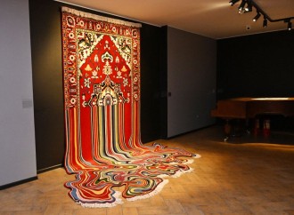 Heydər Əliyev Fondunun vitse-prezidenti Leyla Əliyeva və Bakı Media Mərkəzinin rəhbəri Arzu Əliyeva Beynəlxalq Xalça Festivalını ziyarət ediblər