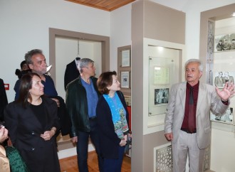 Türk Mədəniyyəti və İrsi Fondu Xalq Şairinin Ev Muzeyini ziyarət edib
