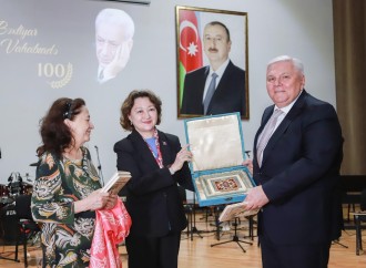 Türk Mədəniyyəti və İrsi Fondu Bəxtiyar Vahabzadənin yubiley tədbirində iştirak edib