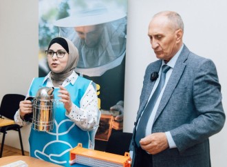 Heydər Əliyev Fondunun vitse-prezidenti Leyla Əliyevanın təşəbbüsü ilə Xızı rayonunda keçirilən “Gənc arıçı” layihəsinin təlim mərhələsi yekunlaşıb
