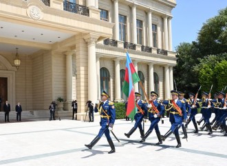 Bakıda Özbəkistan Prezidenti Şavkat Mirziyoyevin rəsmi qarşılanma mərasimi keçirilib