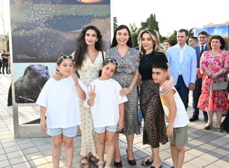 Heydər Əliyev Fondunun vitse-prezidenti Leyla Əliyeva Azərbaycanda təbiətin mühafizəsinin 100 illiyinə həsr olunmuş fotosərginin açılışında iştirak edib