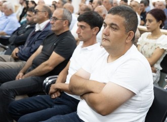 Ermənistan silahlı qüvvələrinin hücumları nəticəsində yaralanmış, mülklərini itirmiş, əsirlikdə və girovluqda olmuş zərərçəkmiş şəxslər məhkəmədə ifadə veriblər