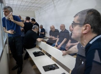 Ermənistan silahlı qüvvələrinin hücumları nəticəsində yaralanmış, mülklərini itirmiş, əsirlikdə və girovluqda olmuş zərərçəkmiş şəxslər məhkəmədə ifadə veriblər