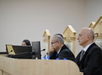Ermənistan silahlı qüvvələrinin hücumları nəticəsində yaralanmış, mülklərini itirmiş, əsirlikdə və girovluqda olmuş zərərçəkmiş şəxslər məhkəmədə ifadə veriblər