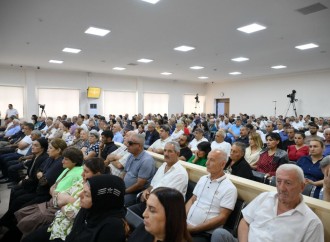 Ermənistan silahlı qüvvələrinin hücumları nəticəsində yaralanmış, mülklərini itirmiş, əsirlikdə və girovluqda olmuş zərərçəkmiş şəxslər məhkəmədə ifadə veriblər