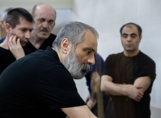 Ermənistan silahlı qüvvələrinin hücumları nəticəsində yaralanmış, əsirlikdə və girovluqda işgəncələrə məruz qalmış, mina qurbanı olmuş şəxslər məhkəmədə ifadə veriblər